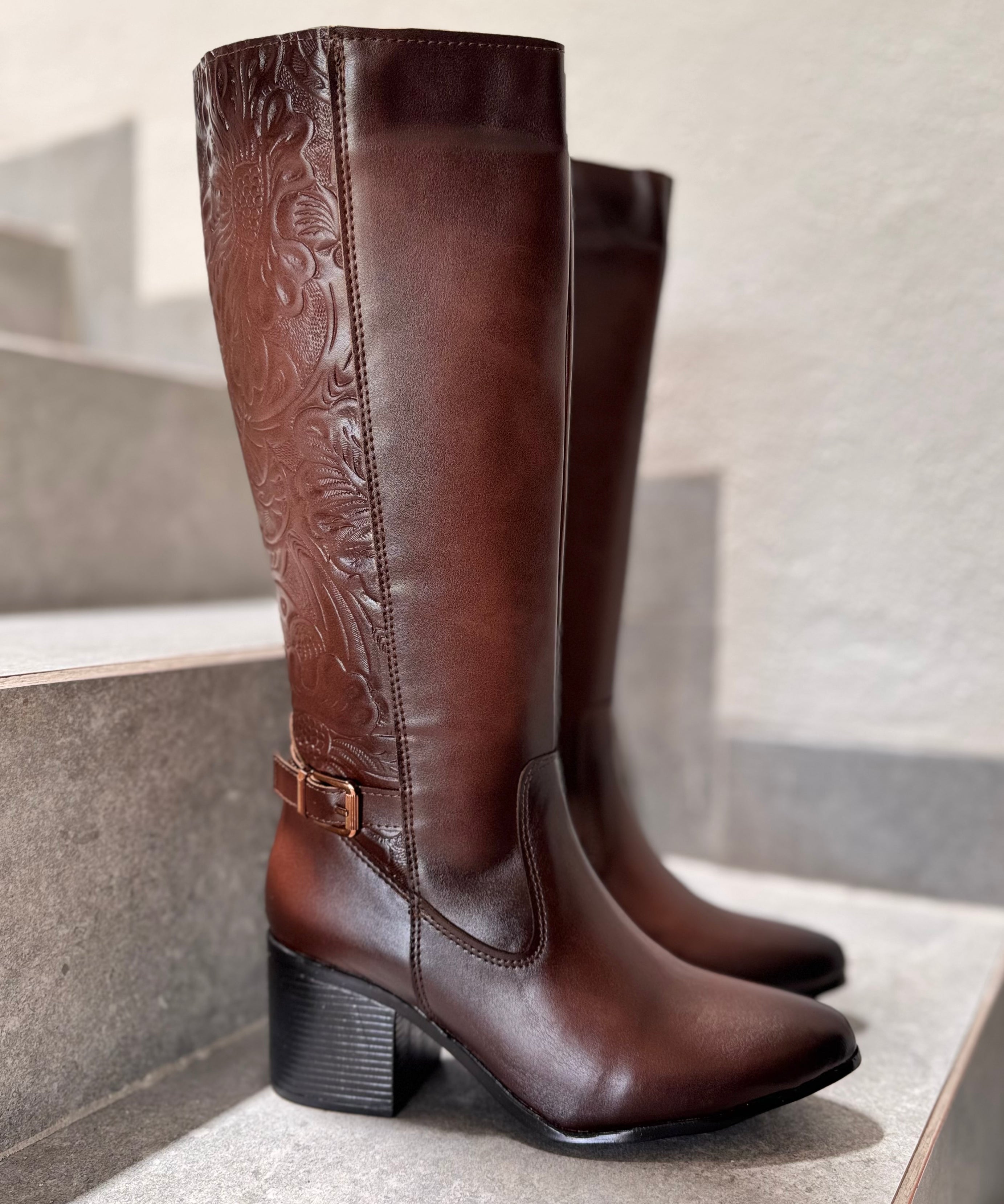 01 Flor- L Color Coñac tacón 7 cm