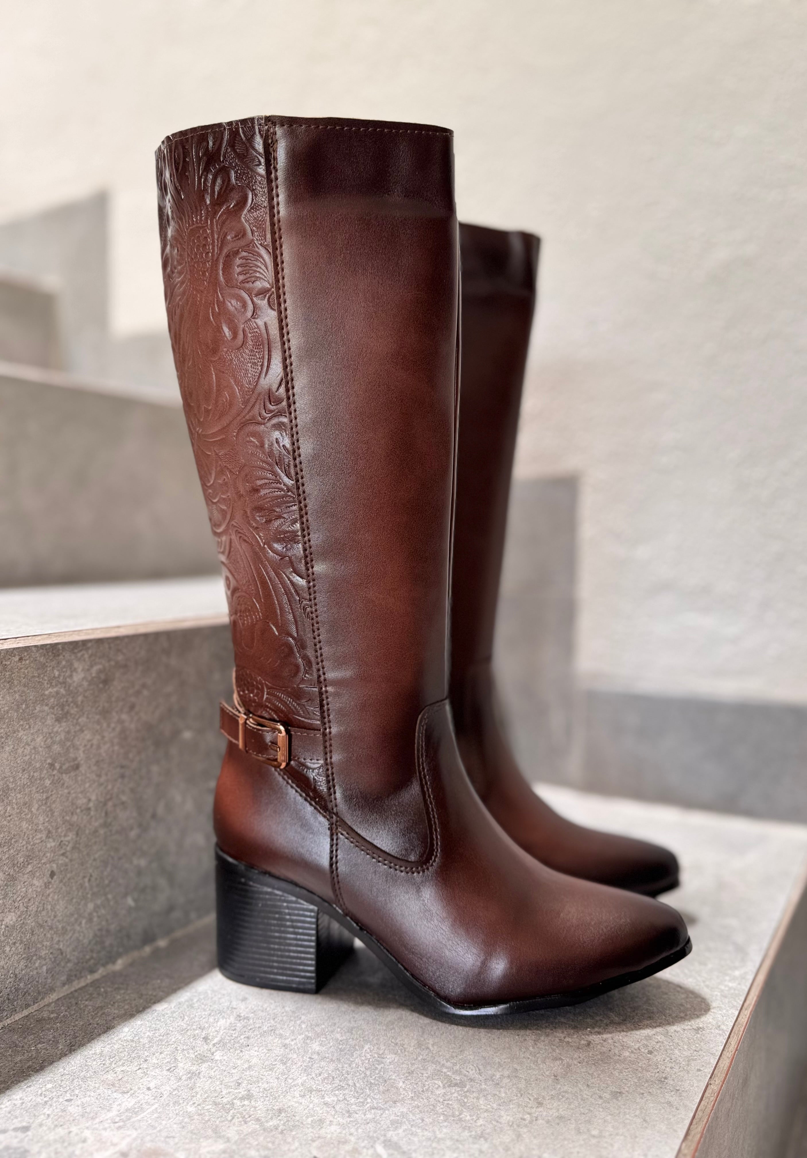 01 Flor- L Color Coñac tacón 7 cm