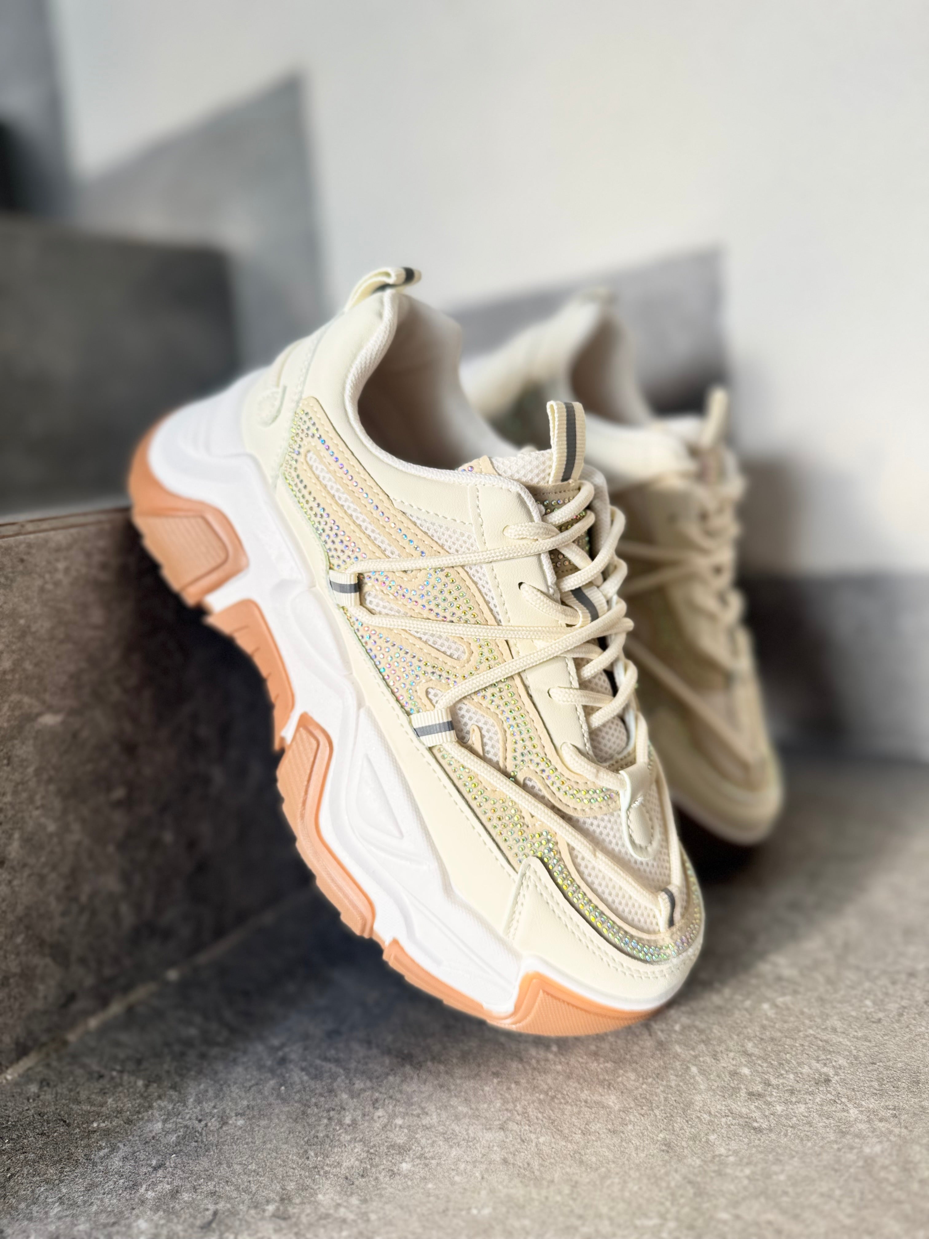 900 PLATAFORMA BRILLOS LATTE