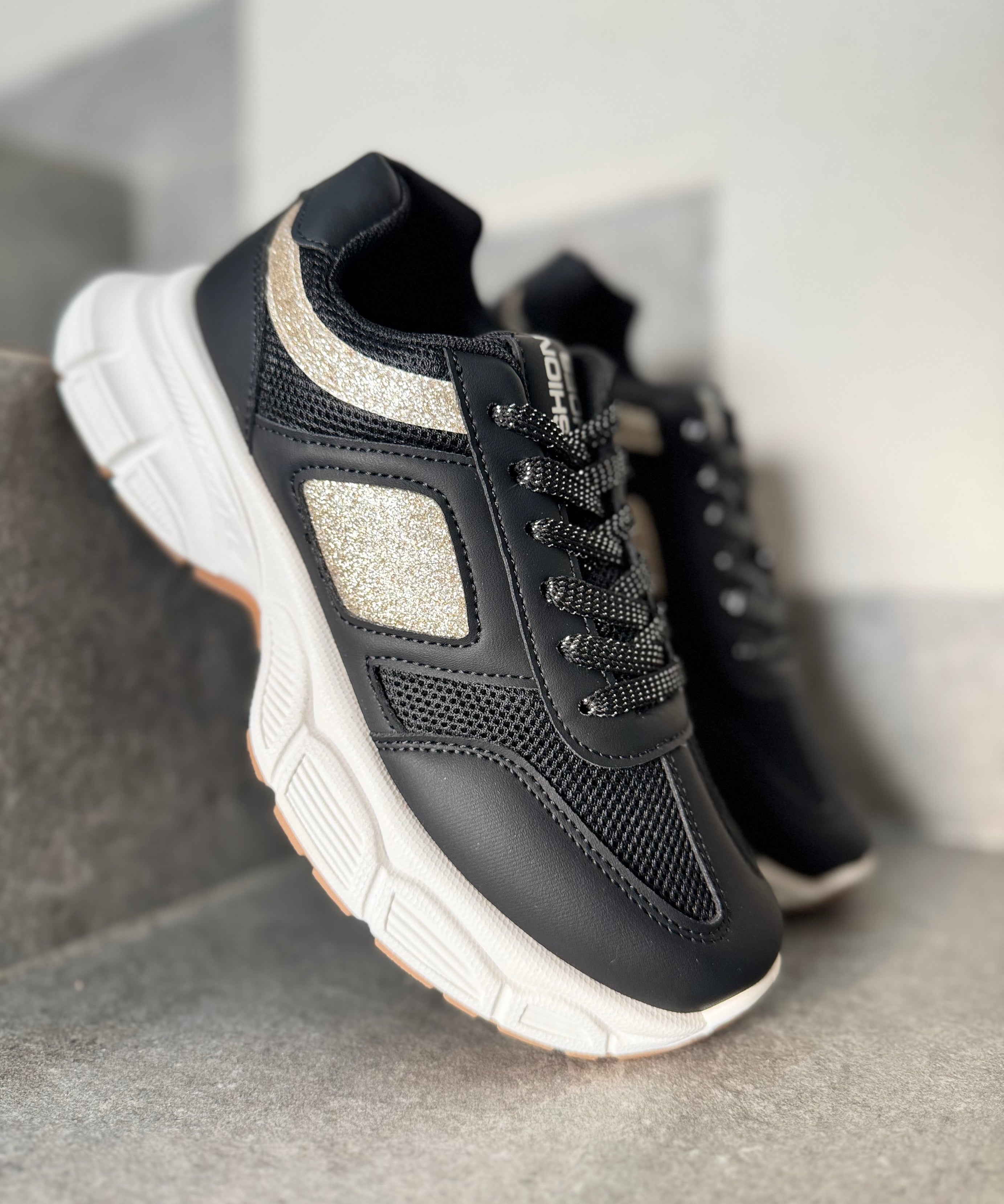 800 PLATAFORMA NB NEGRO