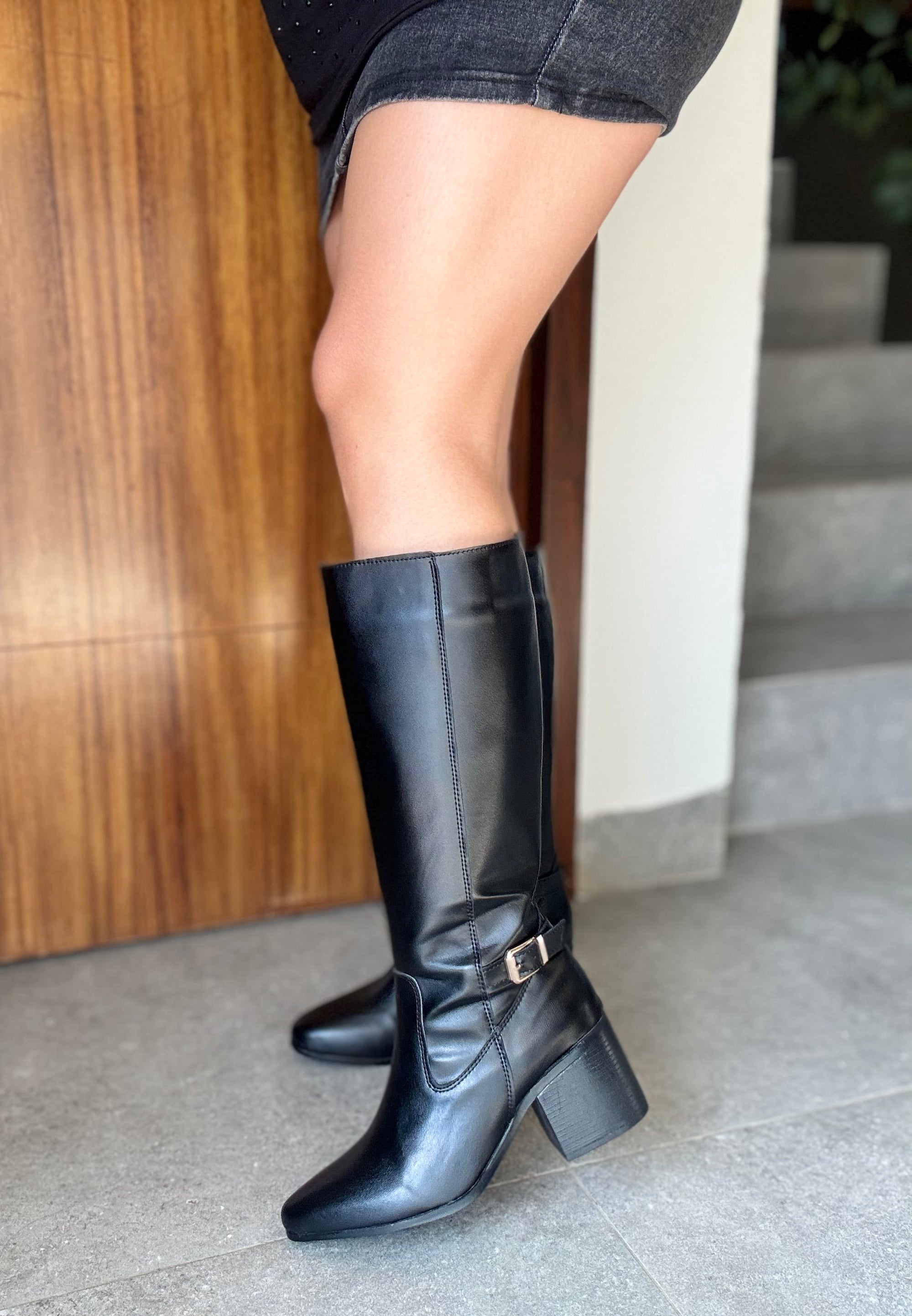 870L Bota Larga Lisa