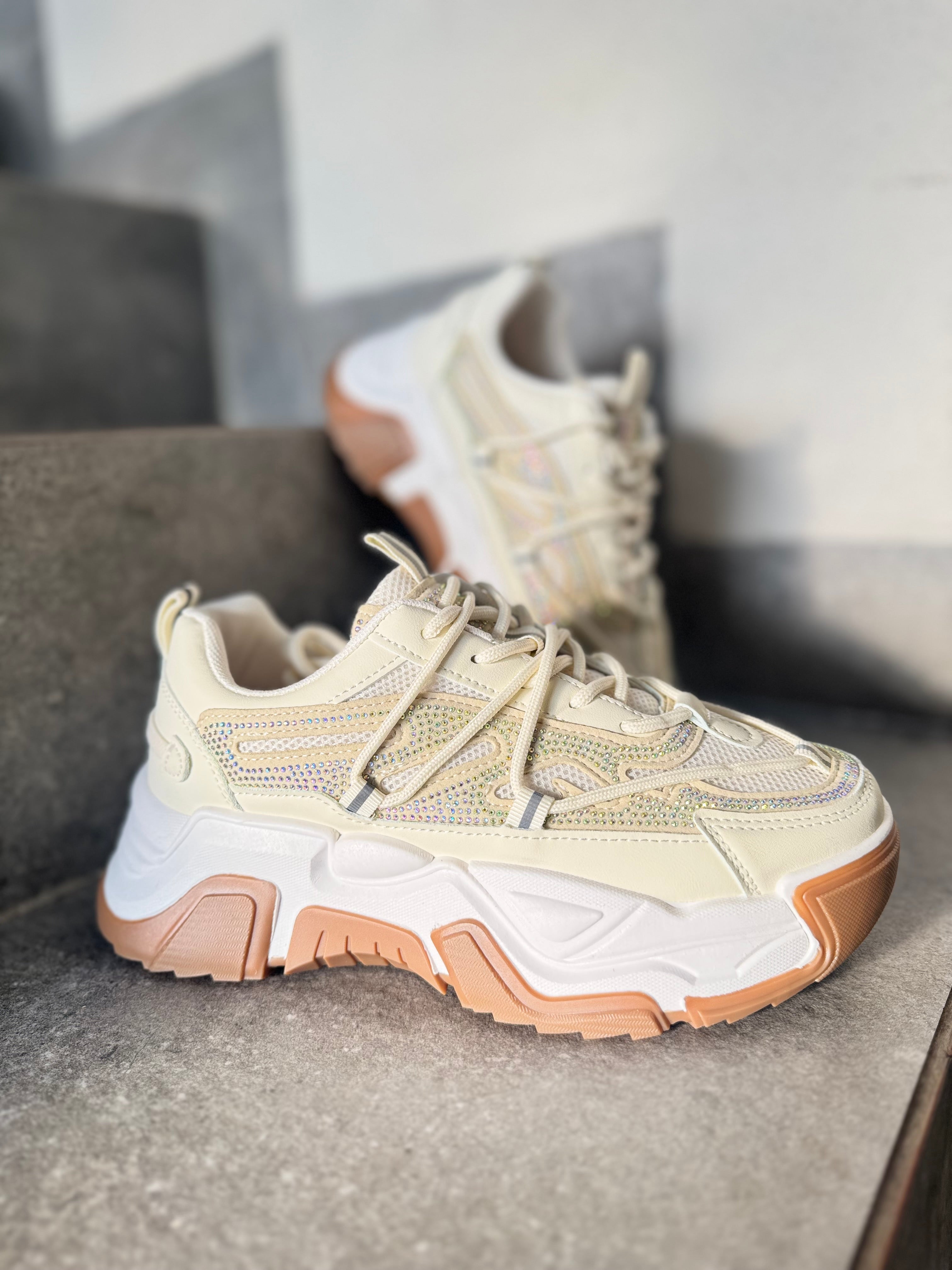 900 PLATAFORMA BRILLOS LATTE